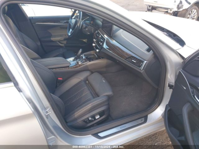 WBA53BH09MWW97018 BMW 530I