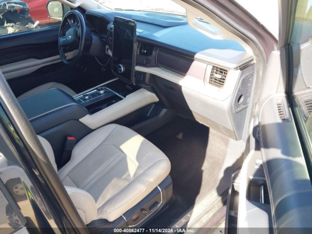 1FMJU1MT7NEA08296 Ford Expedition Platinum