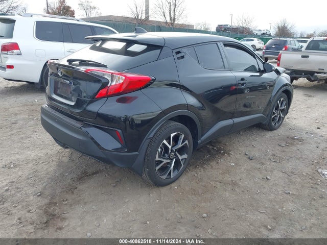 NMTKHMBX8NR145826 Toyota C-HR XLE