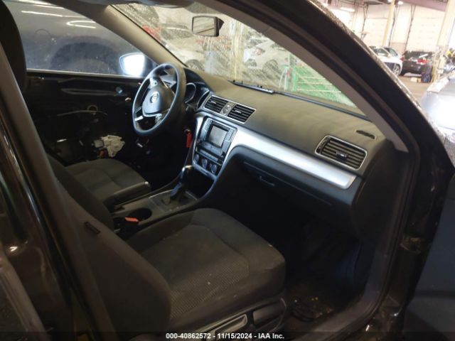 1VWAT7A39GC039253 Volkswagen Passat 1.8t S