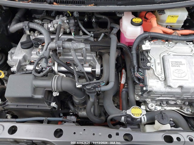 JTDKDTB36F1584560 Toyota Prius C Two