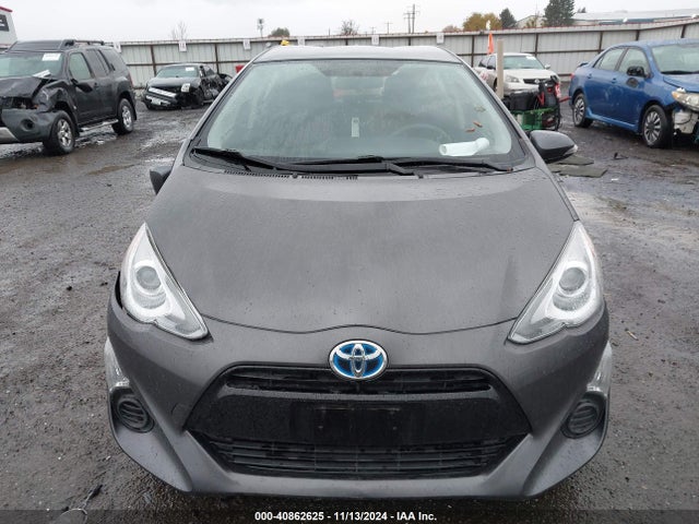 JTDKDTB36F1584560 Toyota Prius C Two