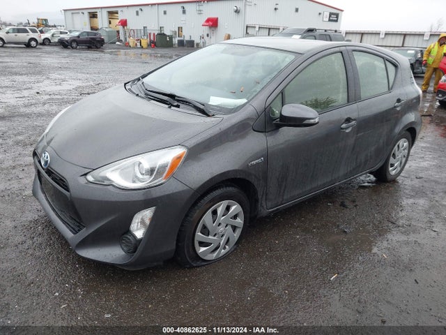 JTDKDTB36F1584560 Toyota Prius C Two