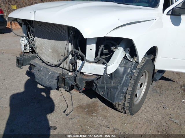 1C6RR7FG2KS517471 RAM 1500 Classic Tradesman  4x4 6'4 Box