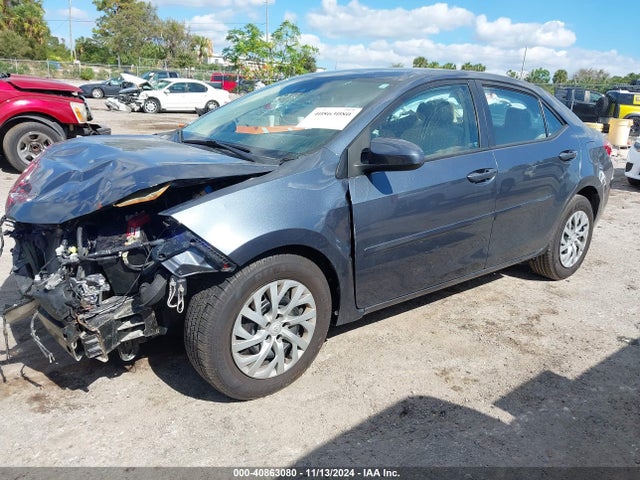 Toyota COROLLA LE 2017 2T1BURHE9HC801397 Image 2