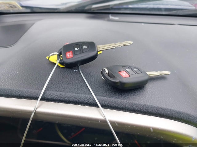 Toyota RAV4 LE 2015 2T3ZFREV9FW200328 Image 11