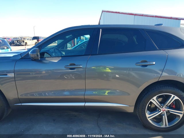 Jaguar F-PACE S 2017 SADCM2BV0HA889950 Image 14