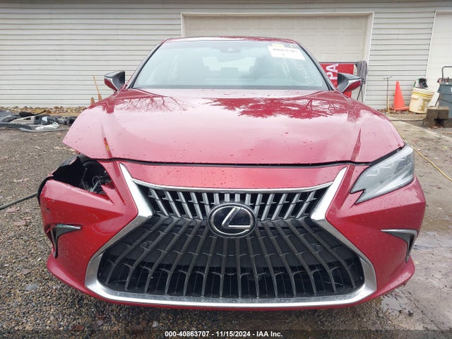 58ADA1C14RU040827 Lexus ES 300H