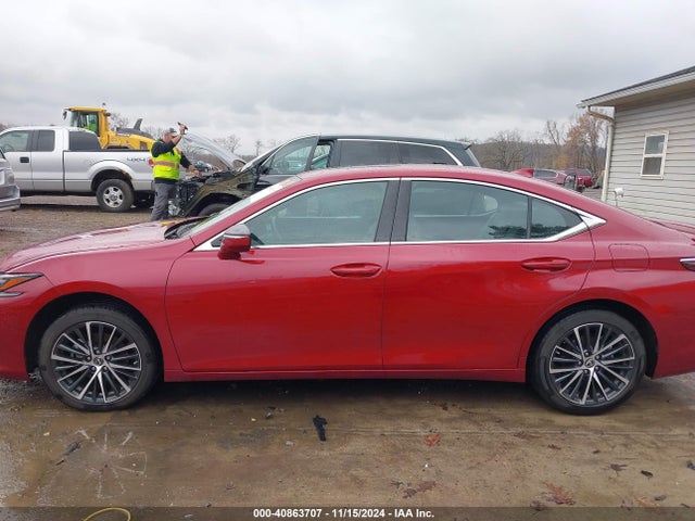 58ADA1C14RU040827 Lexus ES 300H