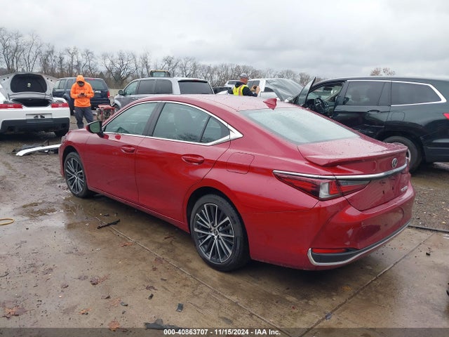 58ADA1C14RU040827 Lexus ES 300H