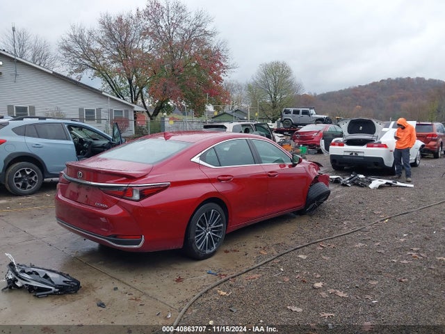 58ADA1C14RU040827 Lexus ES 300H