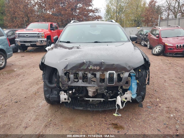 1C4PJMLN2KD261748 Jeep Cherokee Latitude Plus 4x4