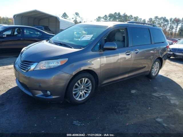 5TDYK3DC2GS699545 Toyota Sienna Xle 8 Passenger