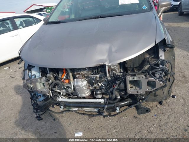 2C4RC1L79JR124904 Chrysler Pacifica Hybrid Touring L