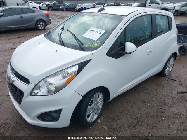 Chevrolet Spark 1lt Cvt 2015 KL8CD6S98FC726351 Image 2
