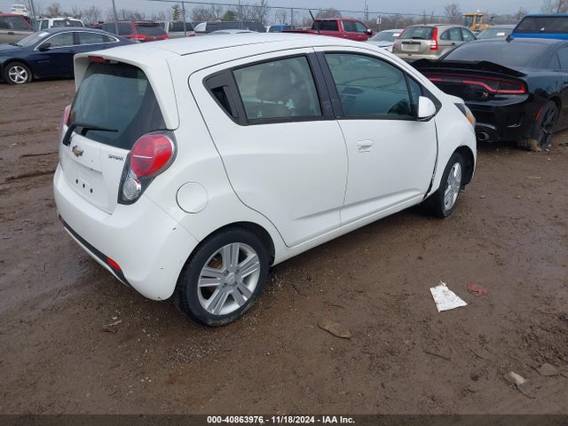 Chevrolet Spark 1lt Cvt 2015 KL8CD6S98FC726351 Image 4