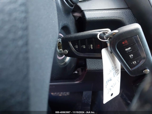 4T1B11HK9JU143732 Toyota CAMRY SE