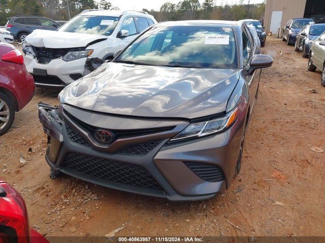 4T1B11HK9JU143732 Toyota CAMRY SE