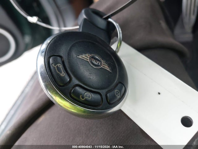 2011 MINI COOPER S WMWSV3C58BTY24412 Photo 10