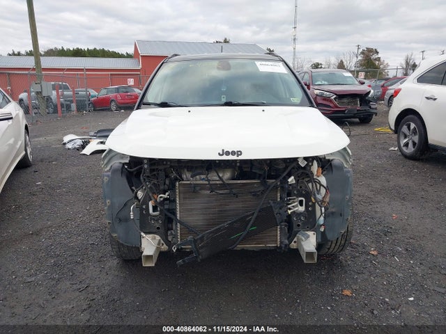 3C4NJDBB8JT432574 Jeep Compass Altitude 4x4