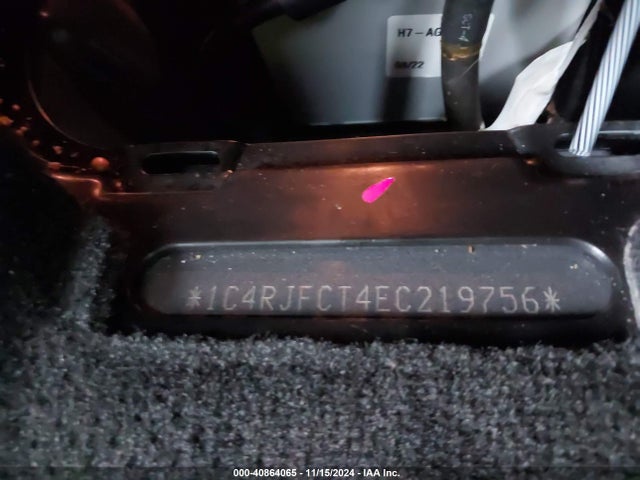 1C4RJFCT4EC219756 Jeep Grand Cherokee Overland