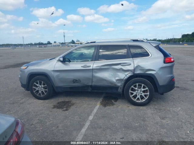 1C4PJMCBXHW565218 Jeep Cherokee Latitude 4x4
