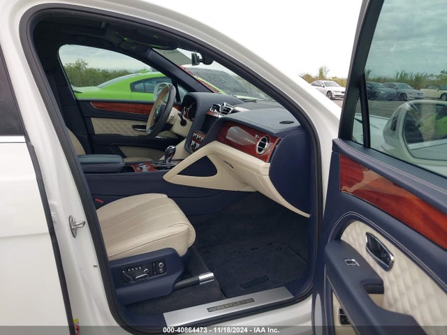 Bentley Bentayga First Edition/v8 2021 SJAAM2ZV4MC033687 Image 5