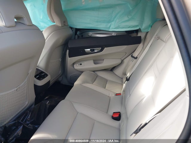 YV4M12RM1S1048584 Volvo Xc60 B5 Ultra