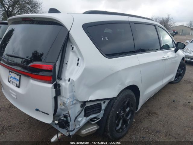 2024 CHRYSLER PACIFICA HYBRID 2C4RC1S7XRR127341 Photo 3