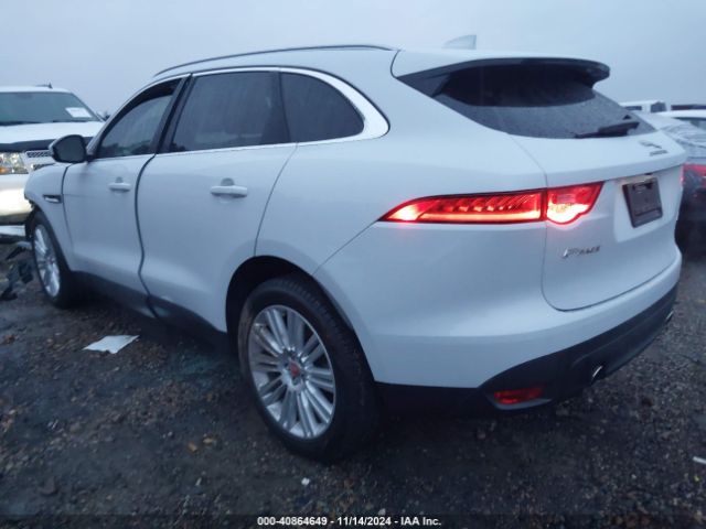 2018 JAGUAR F-PACE SADCN2EV0JA241264 Photo 2
