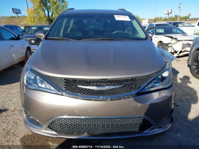 2C4RC1BG4HR824180 Chrysler Pacifica Touring Plus