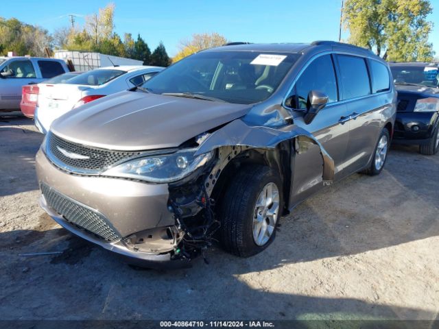 2C4RC1BG4HR824180 Chrysler Pacifica Touring Plus