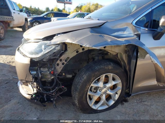 2C4RC1BG4HR824180 Chrysler Pacifica Touring Plus