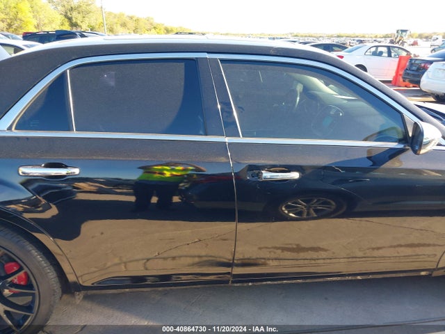 Chrysler 300C 2016 2C3CCAEGXGH105882 Image 13