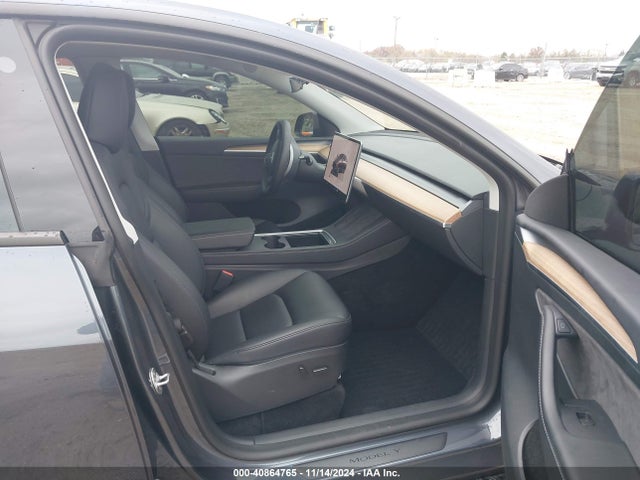 2023 TESLA MODEL Y 7SAYGDEEXPA084432 Photo 4