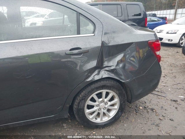 Chevrolet Sonic Lt Auto 2019 1G1JD5SB5K4109370 Image 6