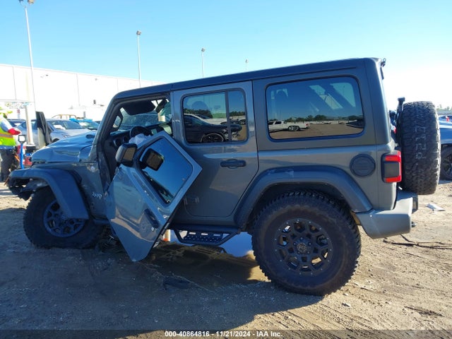 1C4HJXDG3JW316488 Jeep Wrangler Unlimited Sport S 4x4