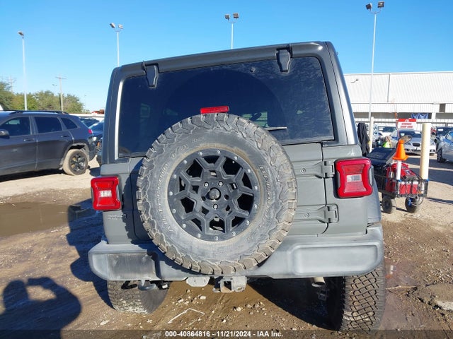 1C4HJXDG3JW316488 Jeep Wrangler Unlimited Sport S 4x4