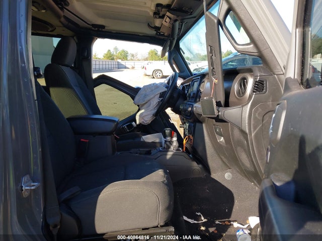 1C4HJXDG3JW316488 Jeep Wrangler Unlimited Sport S 4x4