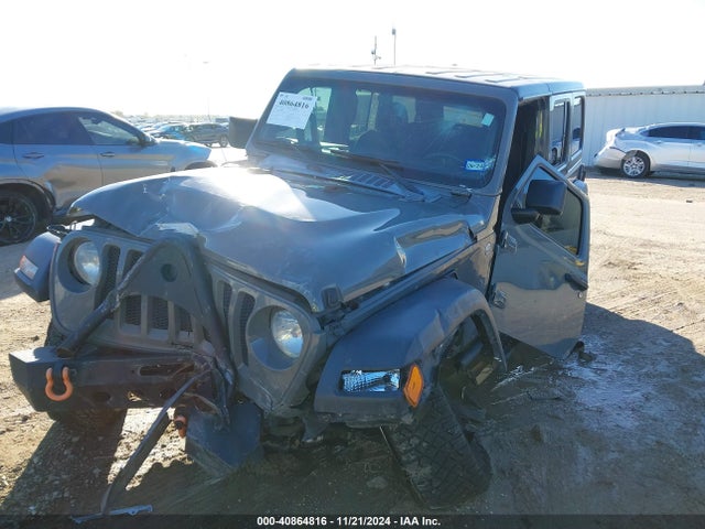 1C4HJXDG3JW316488 Jeep Wrangler Unlimited Sport S 4x4