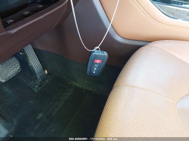 Toyota Highlander Platinum 2022 5TDFZRAH1NS121603 Image 11