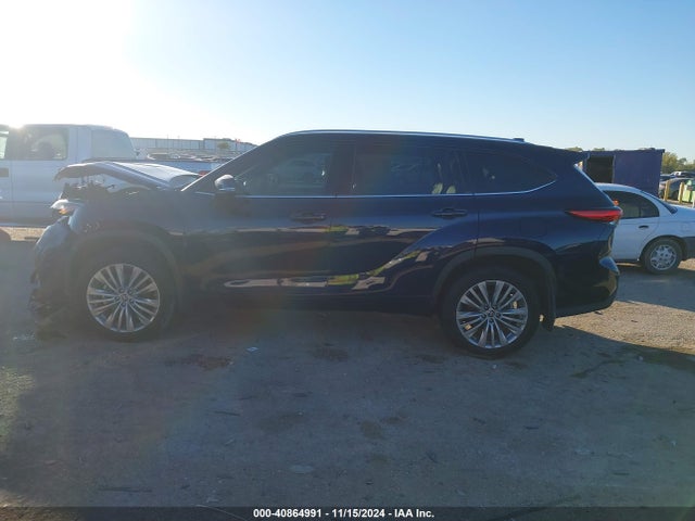 Toyota Highlander Platinum 2022 5TDFZRAH1NS121603 Image 15