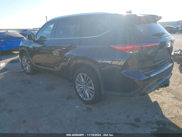Toyota Highlander Platinum 2022 5TDFZRAH1NS121603 Image 3