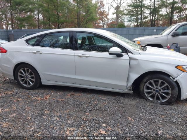 3FA6P0HD0HR239868 Ford FUSION SE