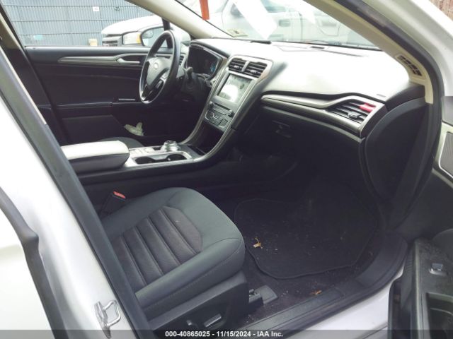 3FA6P0HD0HR239868 Ford FUSION SE