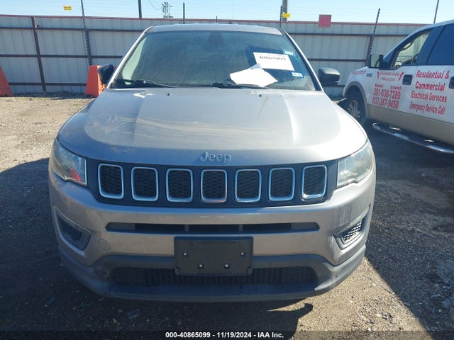 3C4NJCAB0JT133611 Jeep Compass Sport Fwd