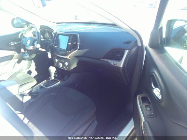 1C4PJMCB6HW664859 Jeep Cherokee Latitude 4x4
