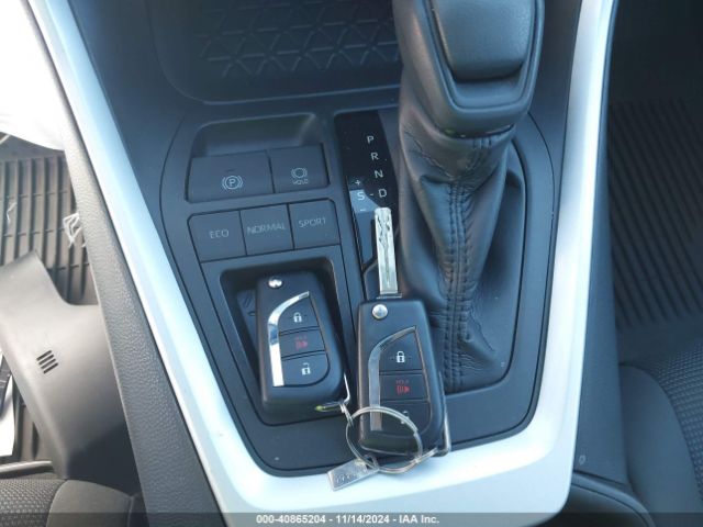 2T3K1RFV9LW057634 Toyota RAV4 LE