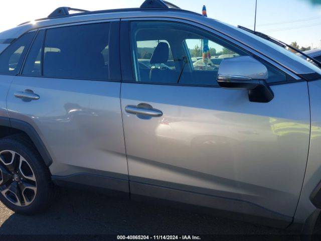 2T3K1RFV9LW057634 Toyota RAV4 LE