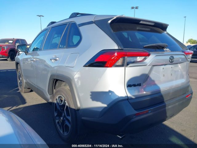 2T3K1RFV9LW057634 Toyota RAV4 LE